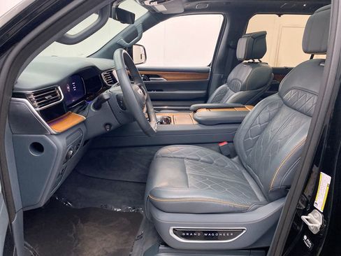 Used 2023 Jeep Grand Wagoneer Series III AWD/4WD image 14