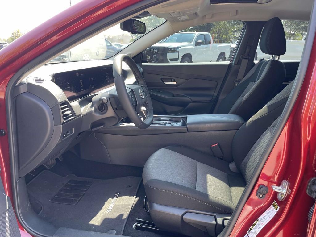 Used 2026 Nissan Sentra SV w/ SV Convenience Package FWD image 15