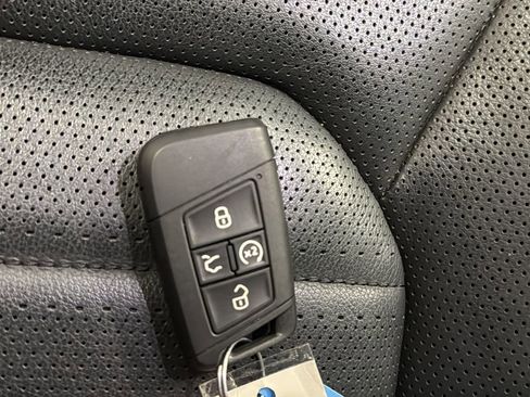 Used 2023 Volkswagen Atlas SEL Premium image 21