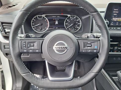 Used 2021 Nissan Rogue SL FWD image 11