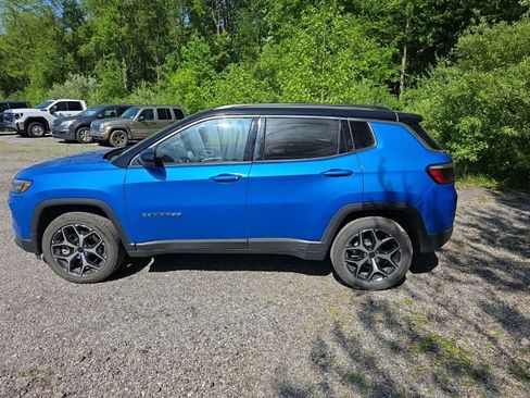 Used 2025 Jeep Compass Limited AWD/4WD image 7