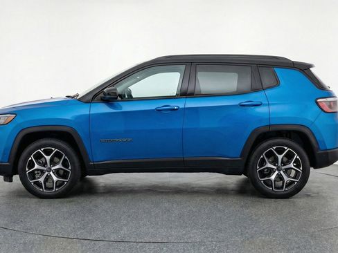 Used 2025 Jeep Compass Limited image 5