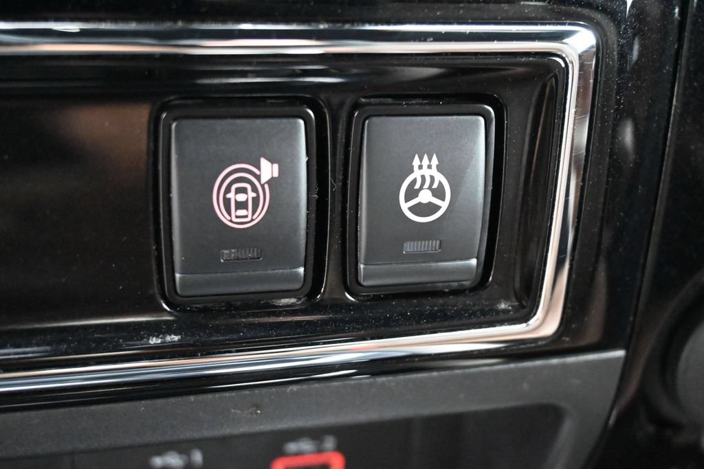 Used 2023 Nissan Titan Platinum Reserve w/ Moonroof Package AWD/4WD image 15