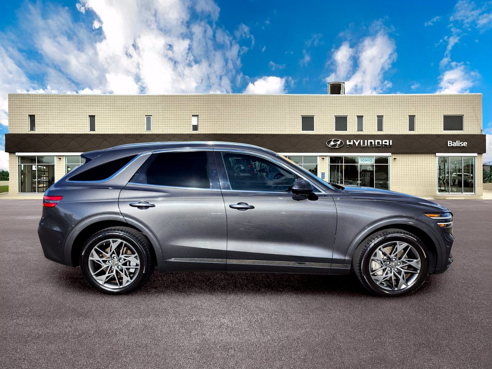 Used 2023 Genesis GV70 2.5T w/ Advanced Package AWD/4WD image 2