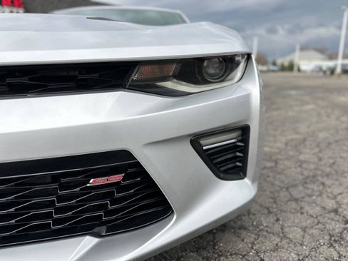 Used 2017 Chevrolet Camaro SS RWD image 9