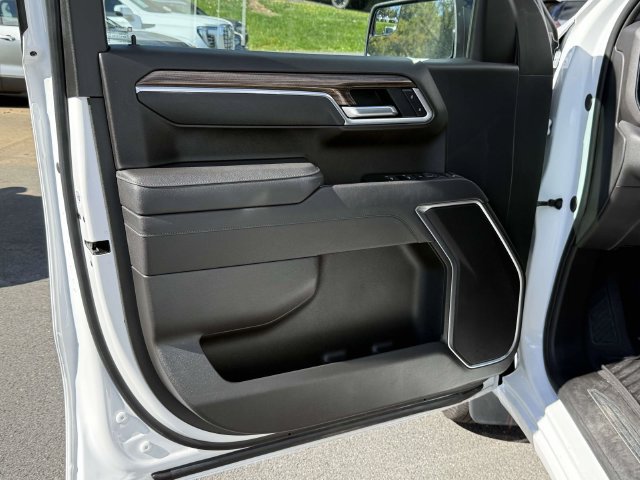 Used 2026 Chevrolet Silverado 1500 RST AWD/4WD image 9