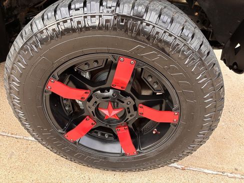 Used 2016 Toyota Tundra Platinum image 3