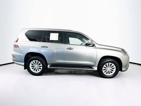 Used 2022 Lexus GX 460 w/ Accessory Package image 11
