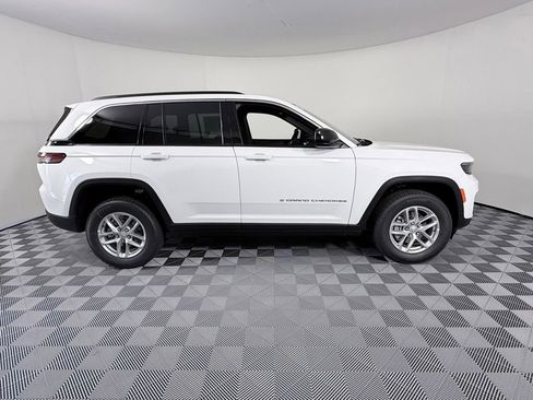 New 2025 Jeep Grand Cherokee Laredo X image 8