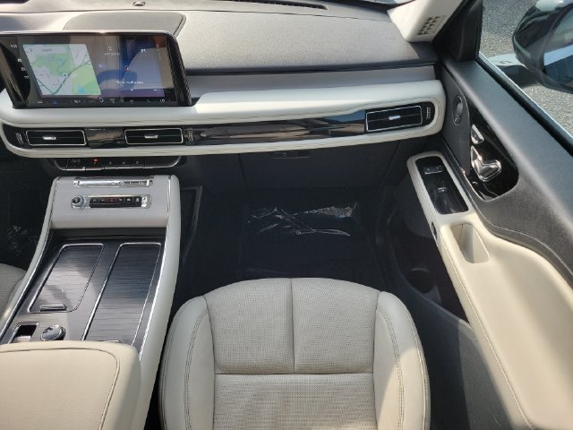 Used 2025 Lincoln Aviator Reserve w/ Illumination Package RWD image 18