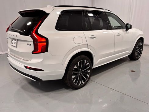 New 2026 Volvo XC90 B6 Ultra w/ Lounge Package image 6