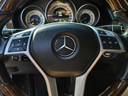 Used 2014 Mercedes-Benz E 550 4MATIC Sedan image 21