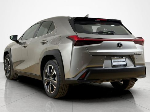 Used 2022 Lexus UX 200 w/ Accessory Package (Z2) FWD image 3