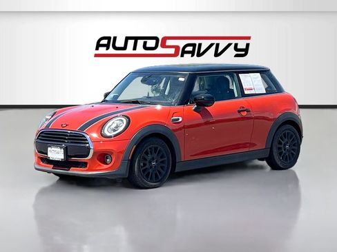 Used 2020 MINI Cooper 2-Door Hardtop w/ Premium Package FWD image 3