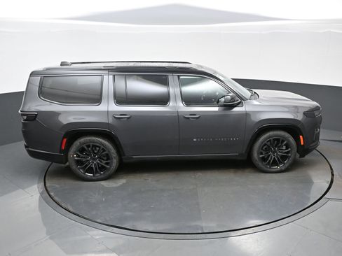 New 2026 Jeep Grand Wagoneer Summit AWD/4WD image 24