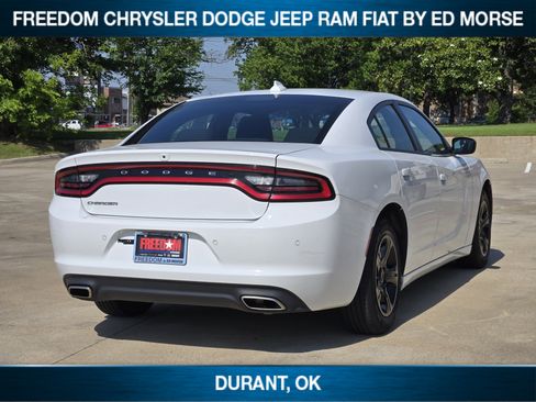 Used 2023 Dodge Charger SXT RWD image 3