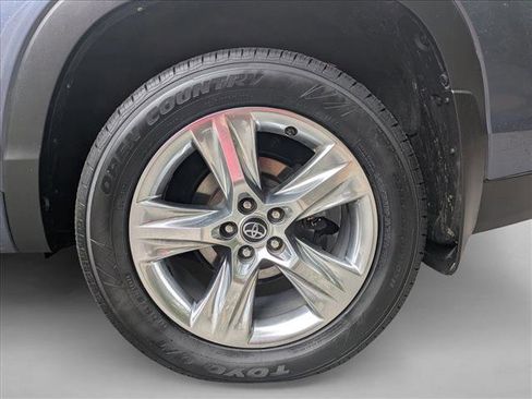 Used 2019 Toyota Highlander Limited image 23