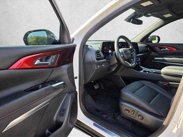 Used 2024 Chevrolet Traverse Z71 AWD/4WD image 23