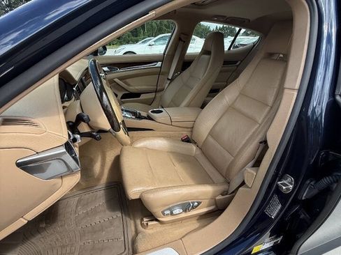 Used 2015 Porsche Panamera 4 AWD/4WD image 9