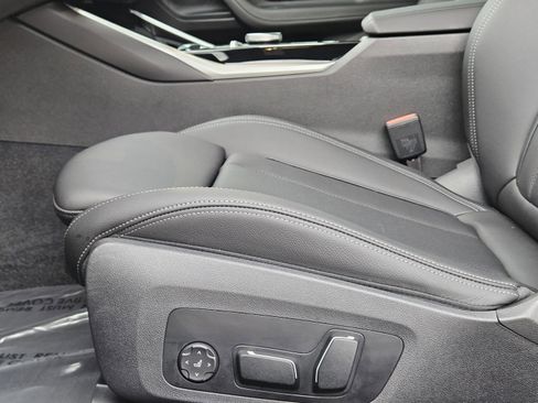 Used 2024 BMW 230i Coupe w/ M Sport Package RWD image 16