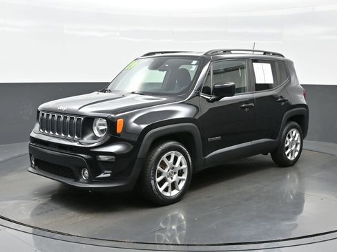 Used 2019 Jeep Renegade Latitude image 2