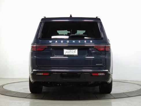 Used 2024 Jeep Wagoneer Series III image 5