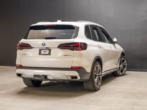 Used 2025 BMW X5 xDrive50e AWD/4WD image 7