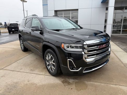 Certified 2023 GMC Acadia SLT w/ Preferred Package image 1