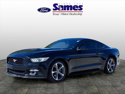Used 2017 Ford Mustang Coupe image 2