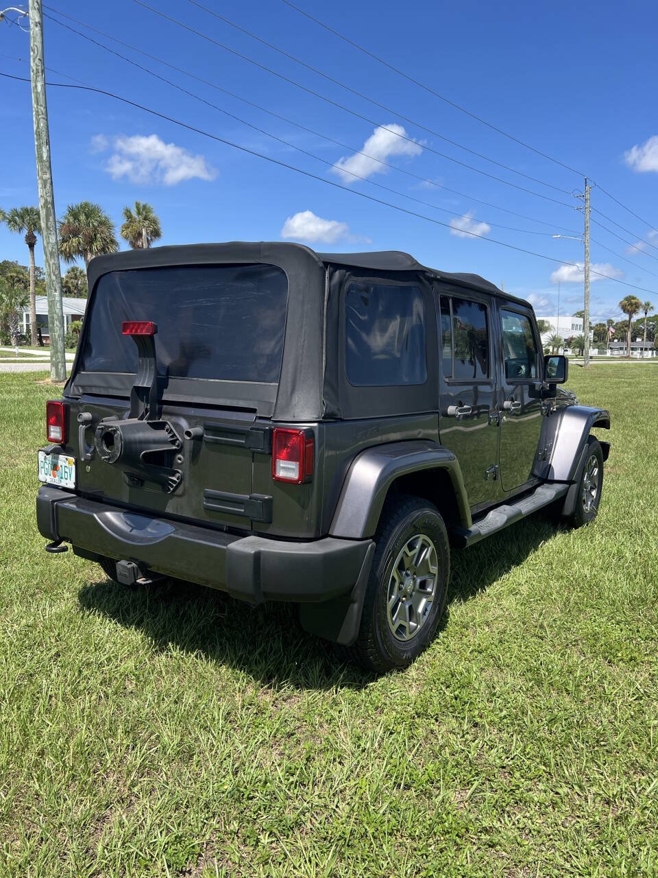 Used 2016 Jeep Wrangler Unlimited Sahara AWD/4WD image 10