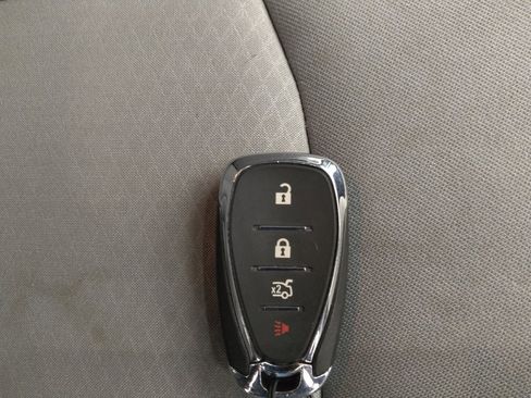Used 2022 Chevrolet Malibu LS FWD image 32