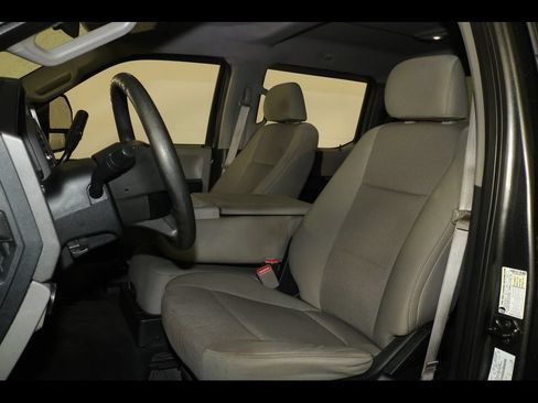 Used 2017 Ford F250 XL w/ STX Appearance Package AWD/4WD image 18