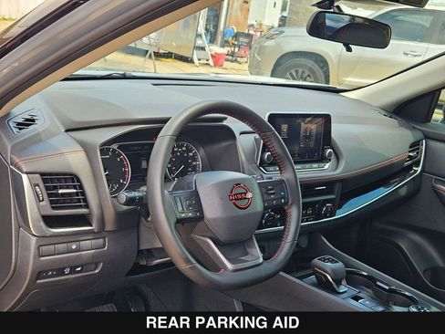 Used 2025 Nissan Rogue SV AWD/4WD image 12