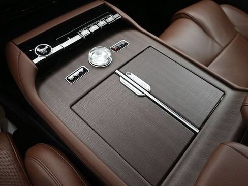 Certified 2025 Lincoln Navigator Reserve AWD/4WD image 19