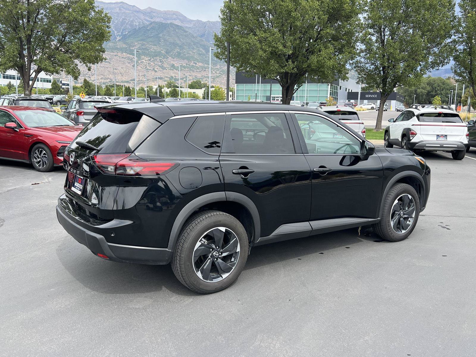 Used 2025 Nissan Rogue SV AWD/4WD image 15