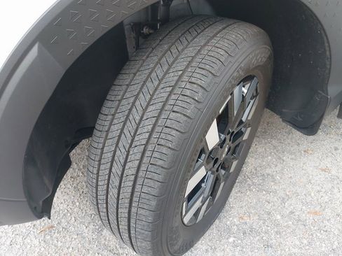 Used 2025 Hyundai Santa Cruz SE image 32