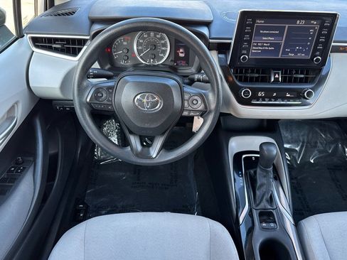 Used 2020 Toyota Corolla LE FWD image 14