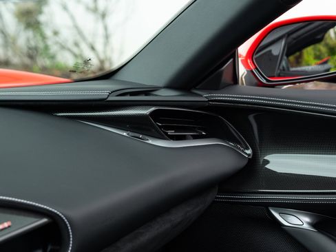 Used 2024 Ferrari SF90 Spider image 61