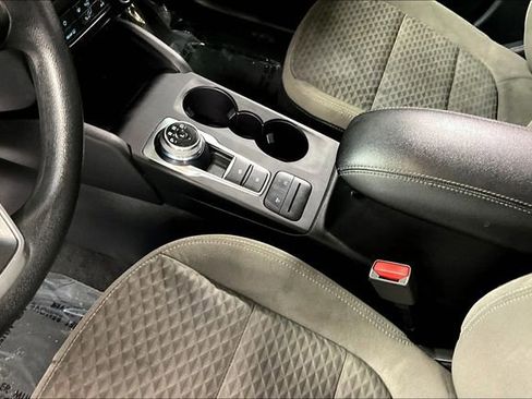 Used 2022 Ford Escape SE image 16