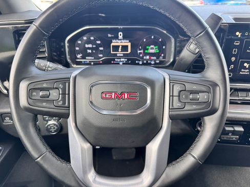 Used 2025 GMC Sierra 1500 SLT image 15