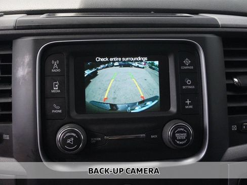 Used 2018 RAM 1500 Express w/ Express Value Package AWD/4WD image 3