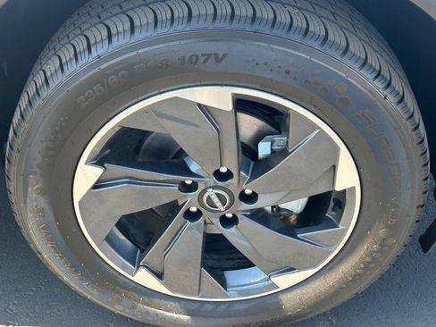 Used 2025 Nissan Rogue SV AWD/4WD image 11