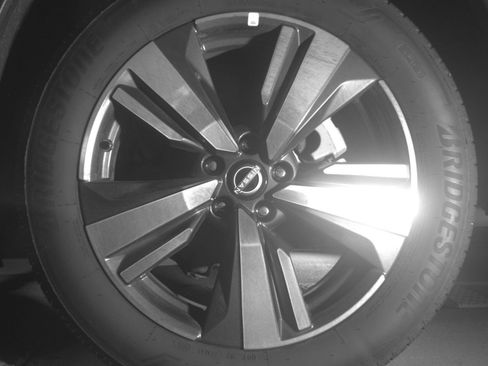 Used 2026 Nissan Rogue SL AWD/4WD image 17