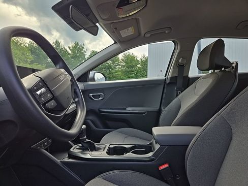 Certified 2025 Kia K4 FWD image 29