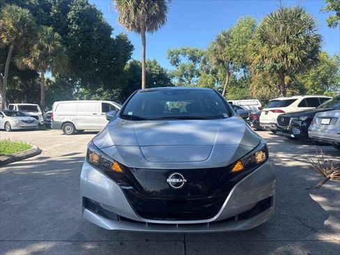 Used 2025 Nissan Leaf S FWD image 3