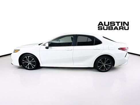 Used 2020 Toyota Camry SE image 4