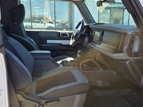 Used 2023 Ford Bronco Big Bend image 15