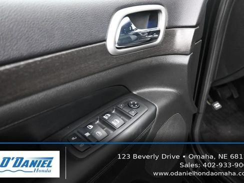 Used 2018 Jeep Grand Cherokee Altitude AWD/4WD image 24