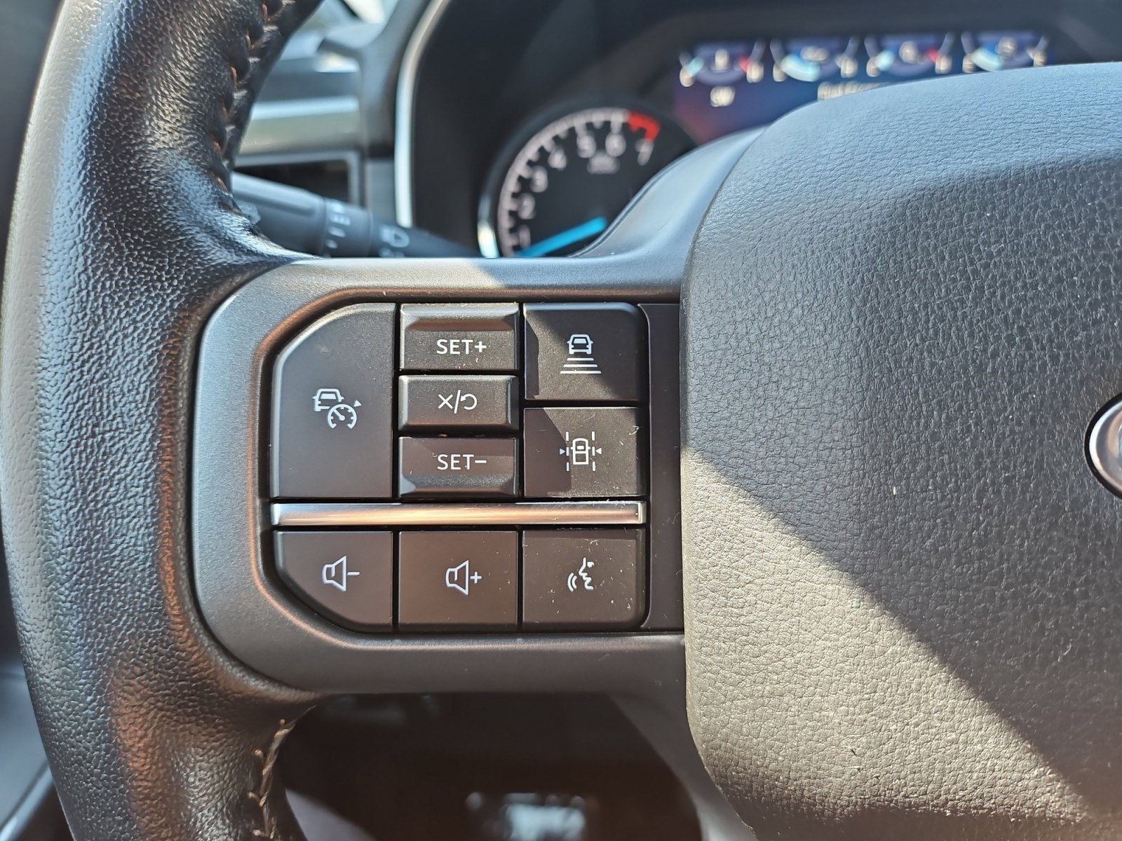 Used 2022 Ford F150 XLT w/ Equipment Group 302A High AWD/4WD image 29