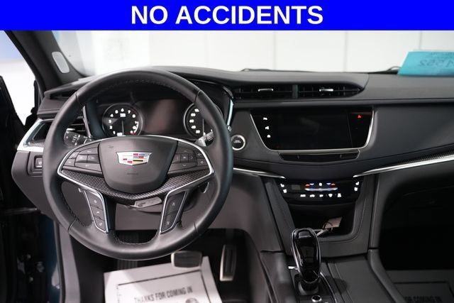 Used 2025 Cadillac XT5 Sportv w/ LPO, Bronce Accent Package AWD/4WD image 2